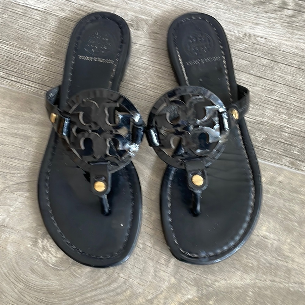 Tory Burch patent leather black flip flop style sandal